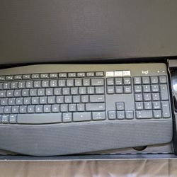 Logitech Bluetooth Mouse & Keyboard Combo 
