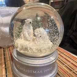 Snow Globe 