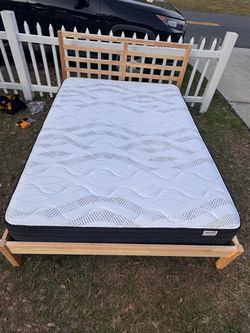 IKEA full bed (like new)