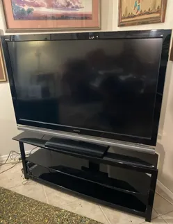 SONY 52" INCH Flat Screen Television - Comes with Thick Tempered Glass TV Stand