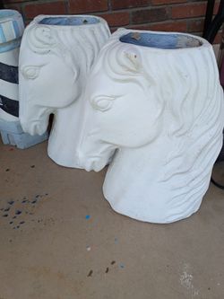 Horse head planters