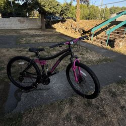 Genesis Maeve Bike 