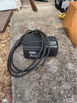 Portable tire pump