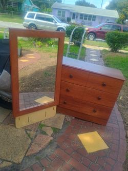 Brocante cherry dresser