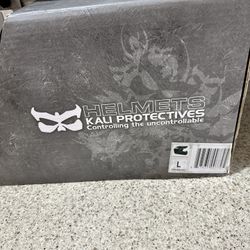 Kali protective helmet US Savara black gloss helmet size Large