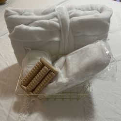 Brand New White Bath Robe And Sleepers $20