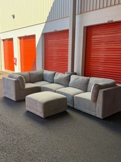 Beautiful New Modular Couch(NEW) Free Delivery