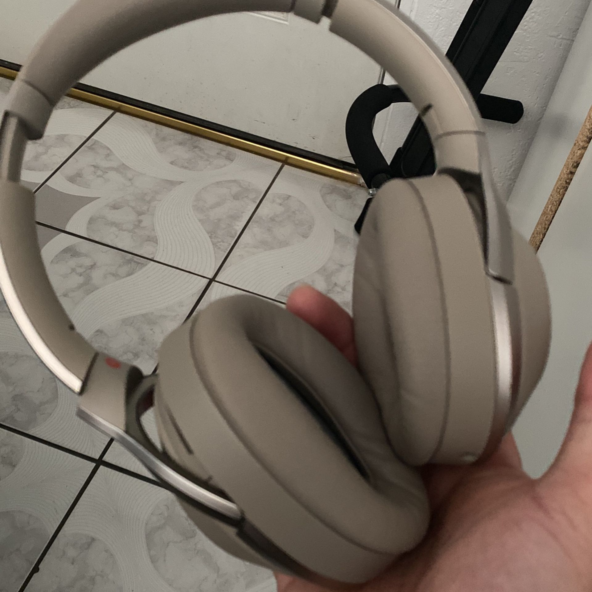 Sony DJ Style Over The Ear Headphones 