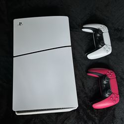 PS5 + 2 Controllers