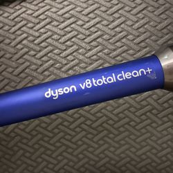 Dyson V8 Total Clean +