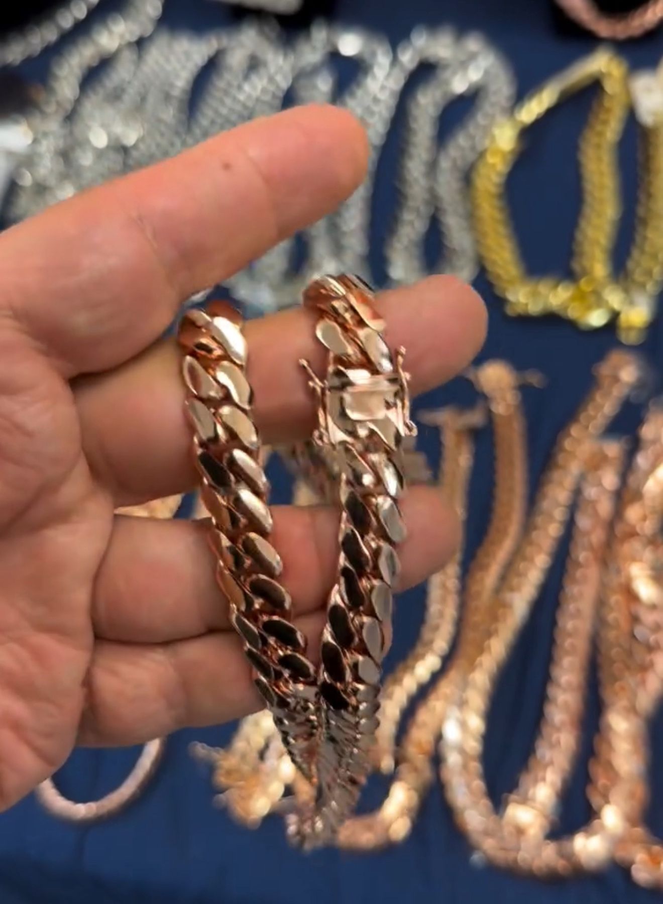 Handcrafted and high polished rose gold Miami Cuban links necklace🔥🔥🔥