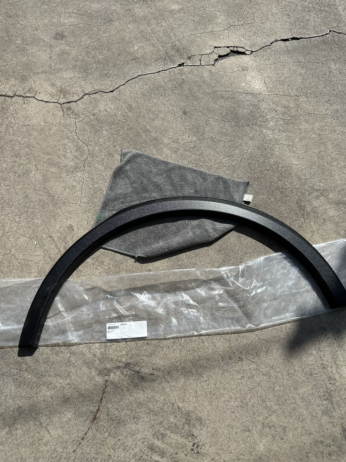 NEW 2015-2019 Subaru Outback Rear Left Wheel Arch Molding 037815LR
