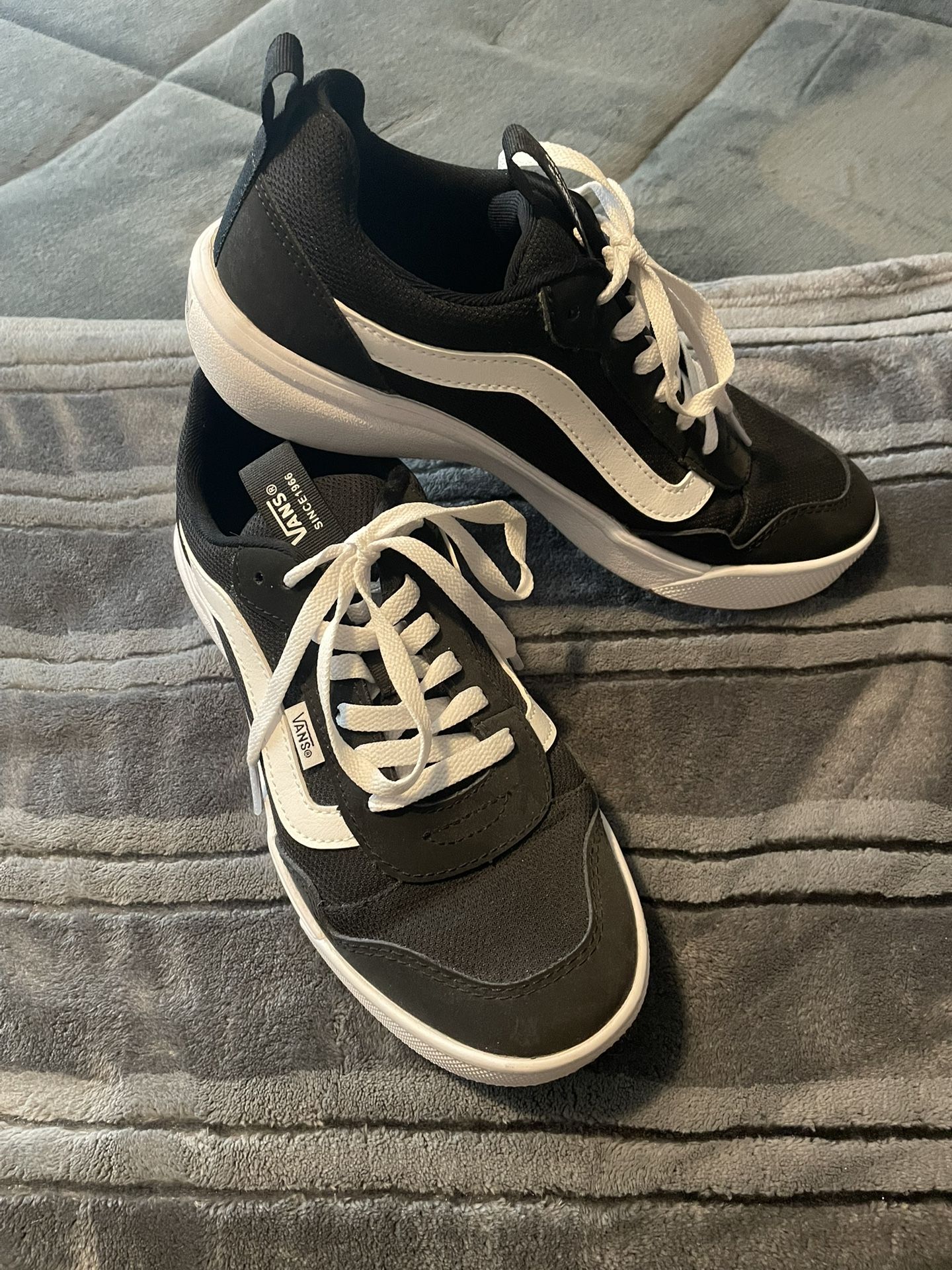 Vans Sneakers New Condition Only Worn Once Womans Size 9 Porch Pickup