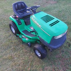 John Deere Lawn Tractor