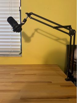 Hyper X Solocast Microphone with Mic Arm