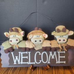 Vintage Rustic Farmhouse Decor Wooden & Plush Cow Welcome Sign 15"