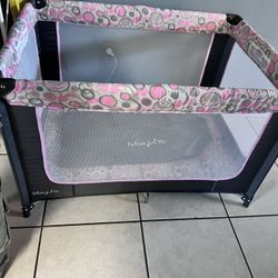 ream On Me Zodiak Portable Play Yard With Carry Bag 