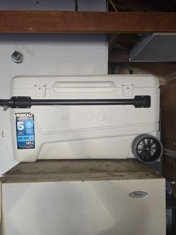 Igloo Sunset Glide 110qt.