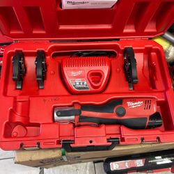 Milwaukee M12 Press Tool 