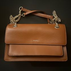 Bolso DKNY – Nuevo, Color Camel/Miel