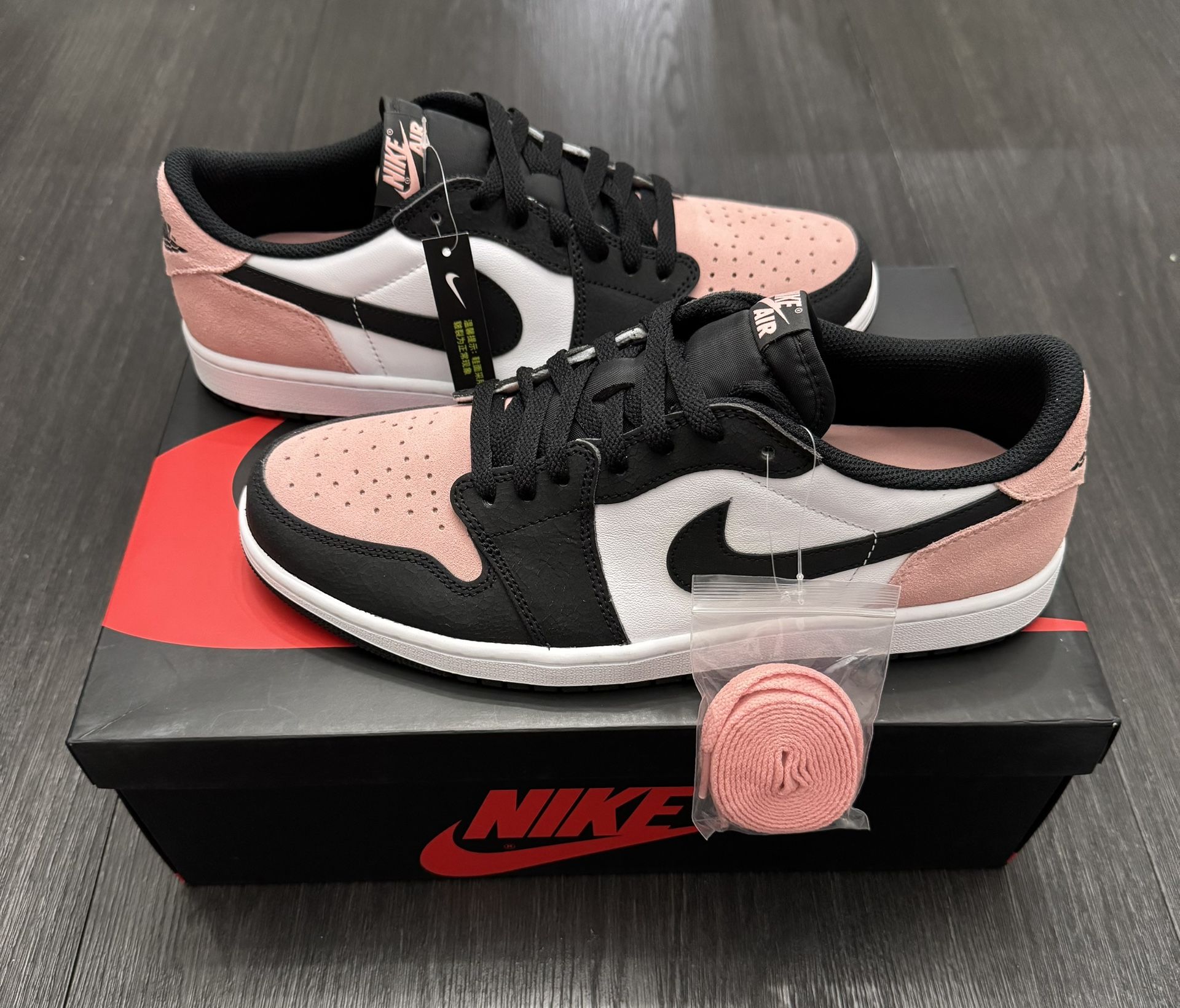 Jordan 1 Low OG “bleached coral” Sz 10 $160