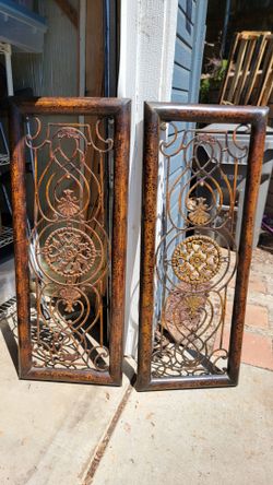 2 pc - Ornamental wall art