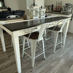 4 Bar stools