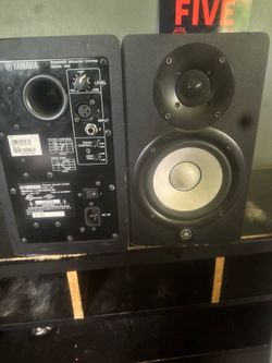 Yamaha speakers