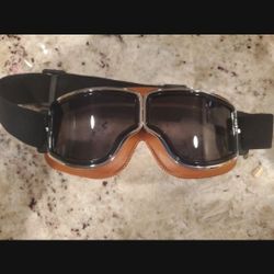 Motorcycle goggles