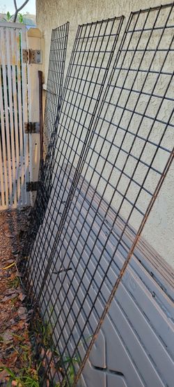 Black Metal Wire Grid Panel