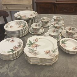 Graceful Fine China for a Beautiful Dinner Table