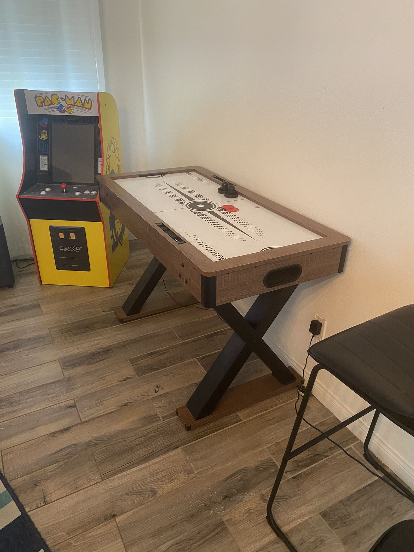 Air Hockey Table