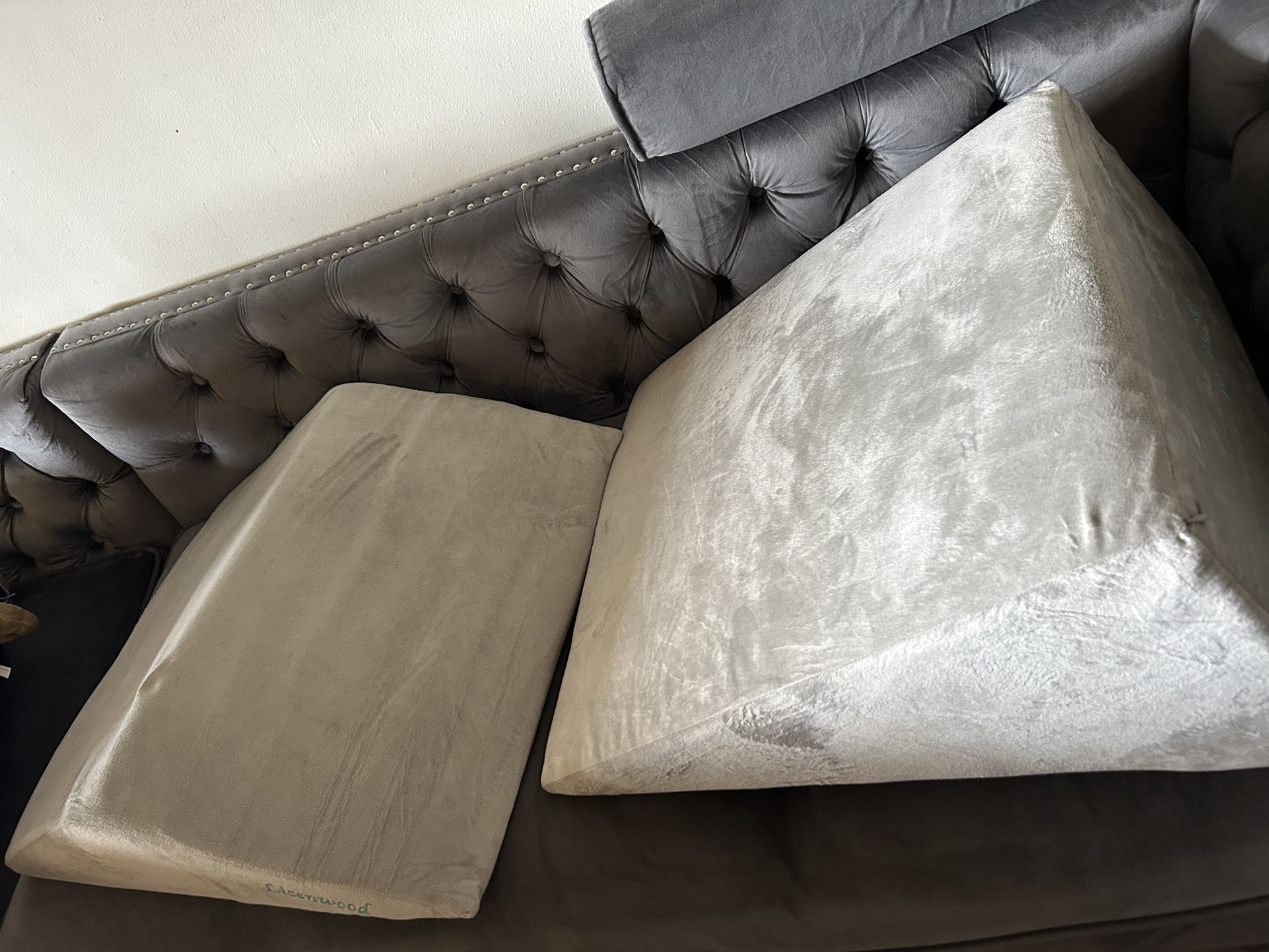 Lisenwood Wedge Pillow