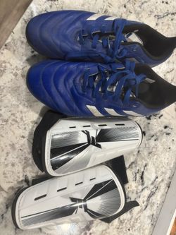 Boys Size 5 Soccer Cleats 