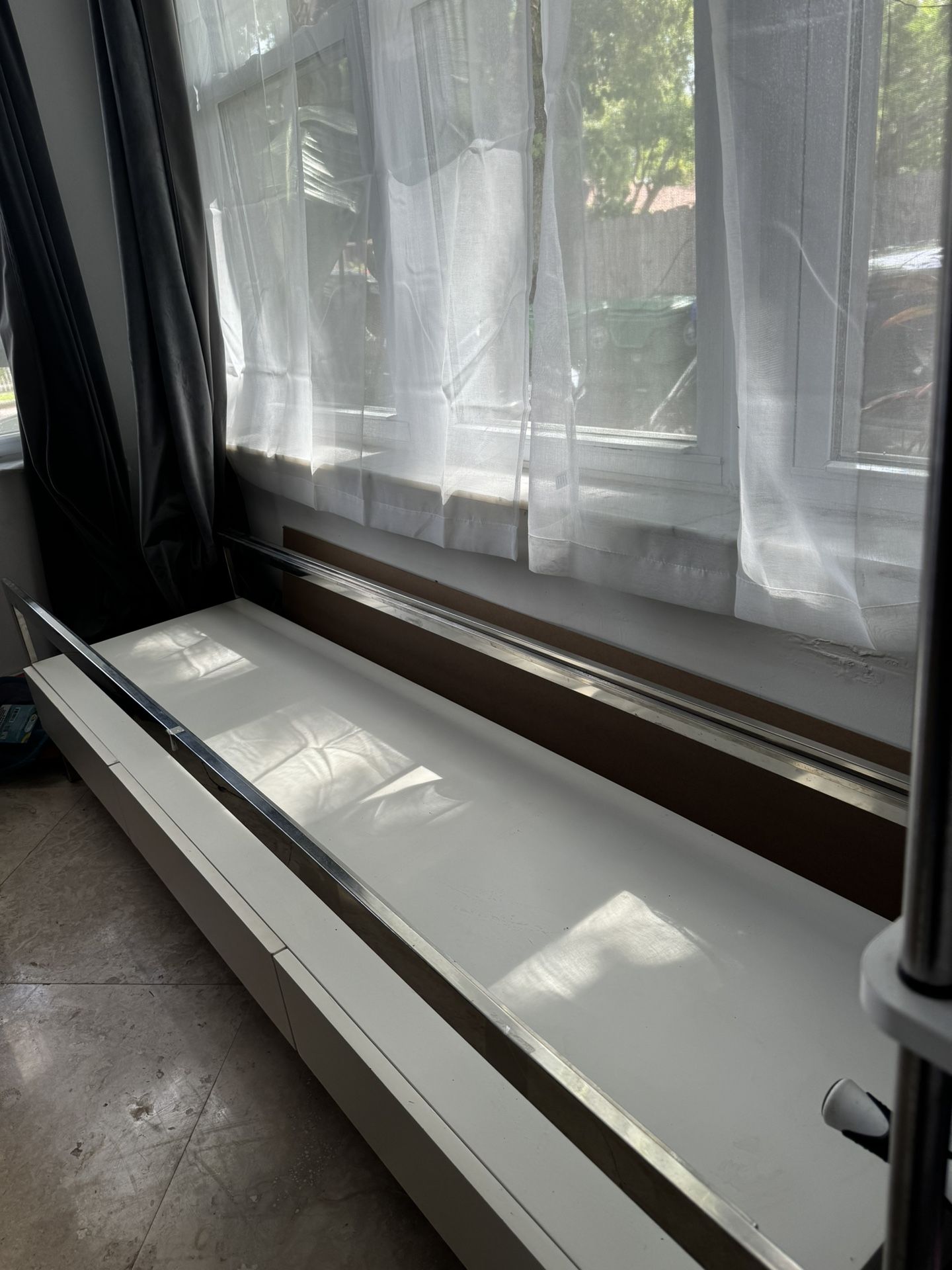 Quality Tv Stand CB2