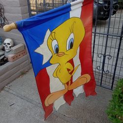 VINTAGE TWEETY BIRD FLAG 