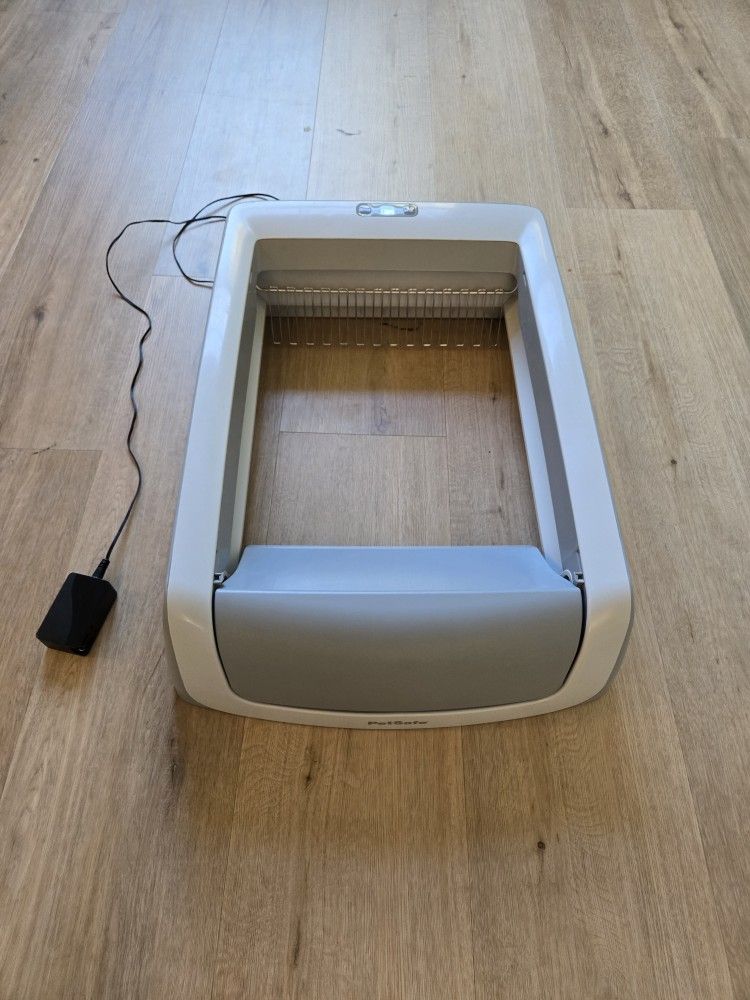 VERY CHEAP - Petsfafe Scoopfree Litter Box Gen 2