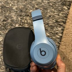Beats Solo 4 Headphones 