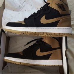 Air Jordan 1 Retro High Melo Size 9