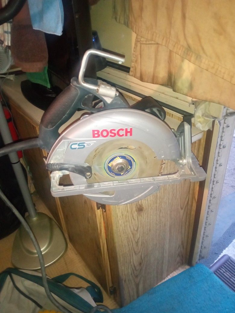 Bosch Cs10 15 Amp  Skill Saw