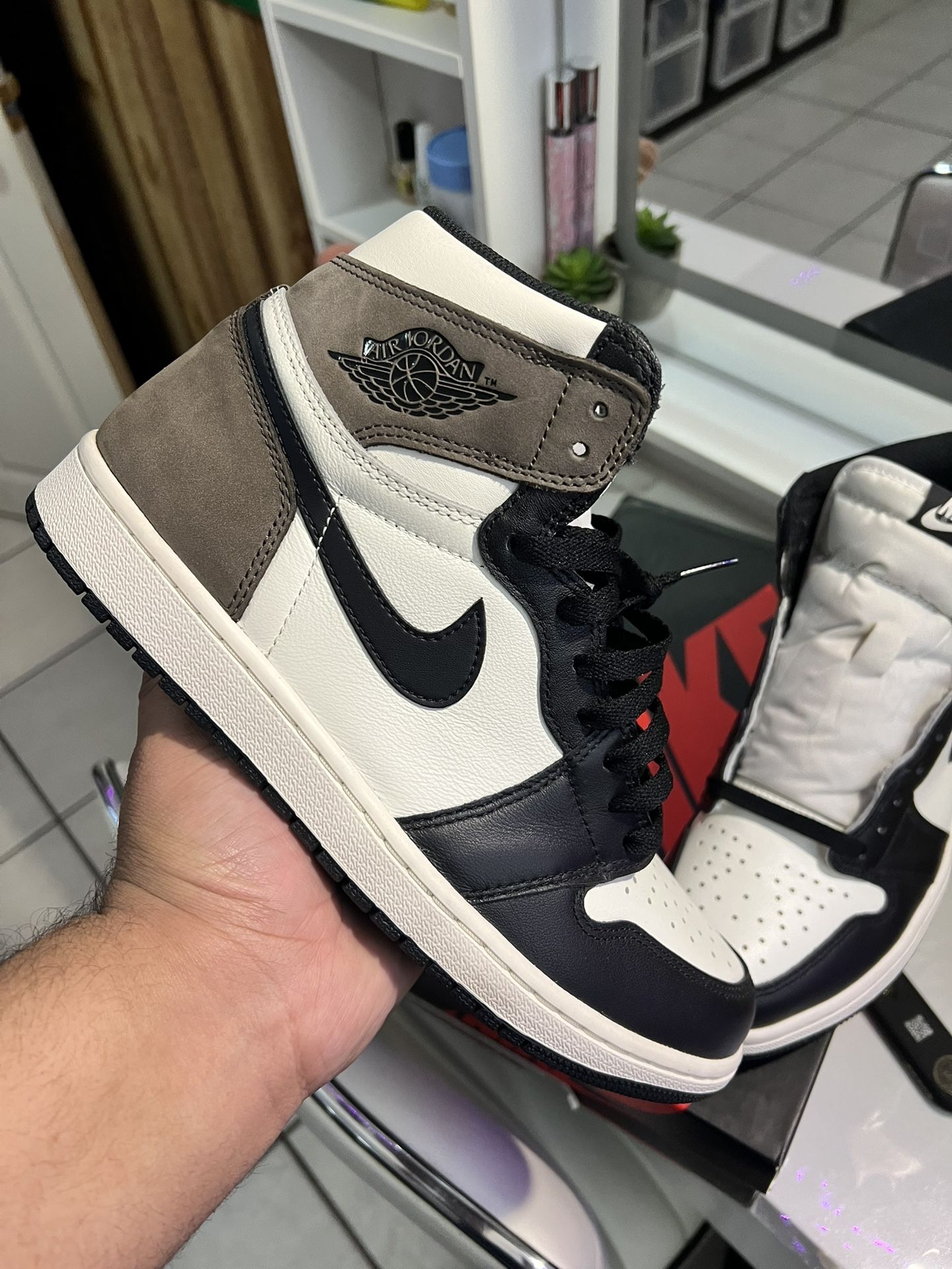 Jordan 1 Mochas