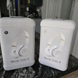 Beats Solo 4 NEW IN BOX WHITE AND GOLD