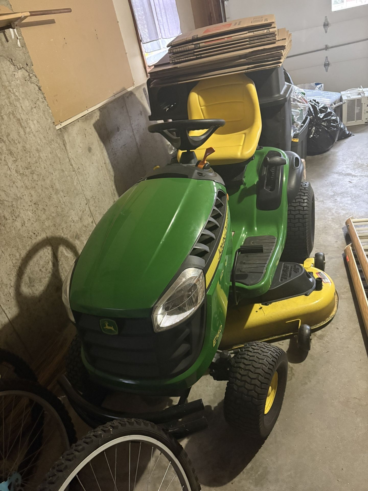 John Deere tractor in really good condition