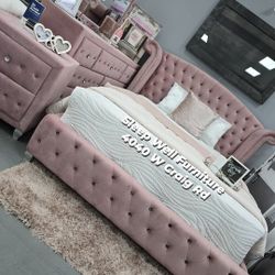 ✨️ 4pc Queen Bedroom ✨️ Furniture Sectionals, Dining Table Sets Avail 