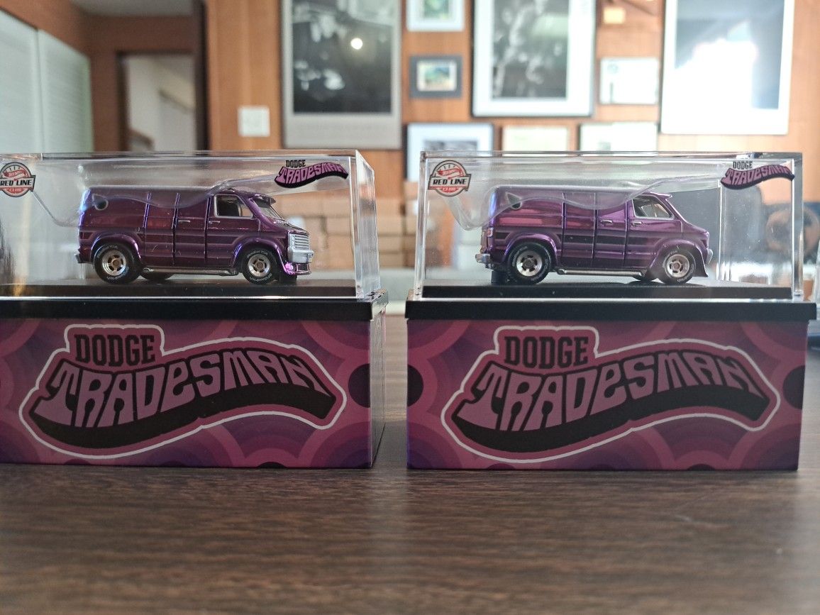 Hot Wheels Collectors RLC Exclusive 70s Dodge Purple Tradesman Van