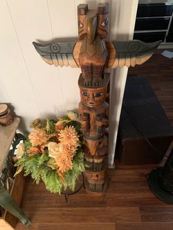 Tiki pole