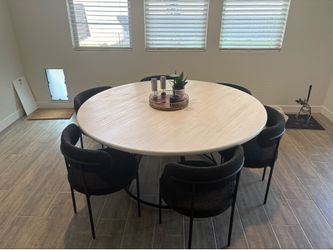 Round dining table - chairs not included
