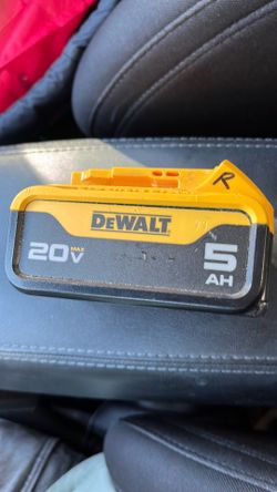 DeWalt DCB1104 & DCB205 battery and charger