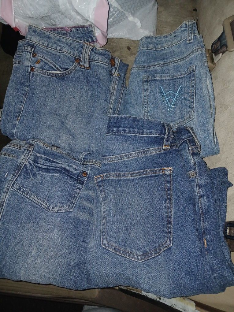$$  NEW LEVIS JEANS  $$$