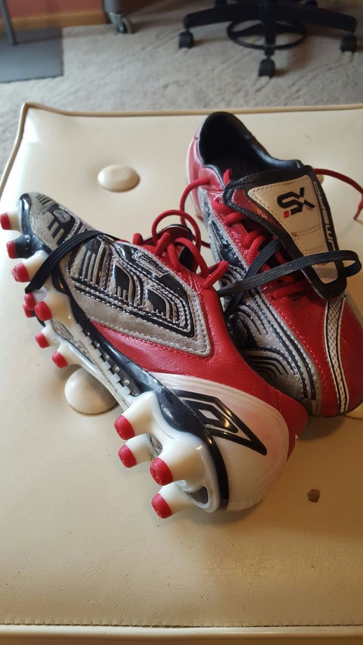 Soccer cleats...Umbro SX flare A
